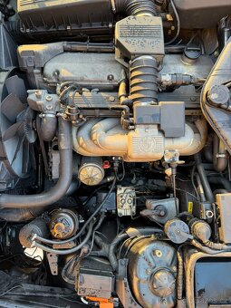 BMW 735i E32 - 4