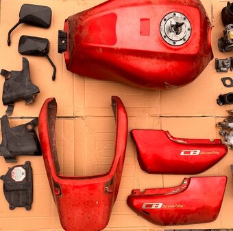 HONDA RC 42A SEVEN FIFTY, 1999 NAJ. 65000 km - díly - 4