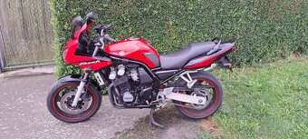Yamaha FZS - 4
