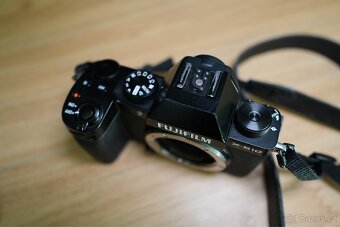 Fotoaparát FujiFilm X-S10 včetně objektivů - 4