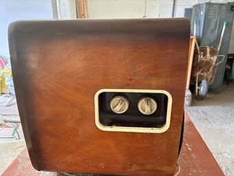 Retro televize Tesla 4106u - 4