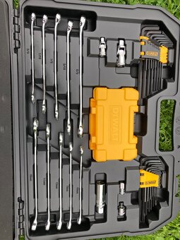 Nová 142dílná sada nářadí Dewalt - 4
