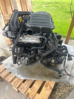 Kompletní motor 1.0tsi 70kw s automatickou převodovkou - 4