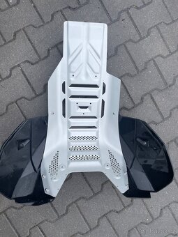KTM 890 adv originál kryt motoru - 4