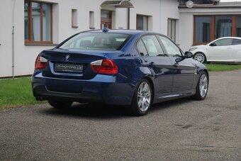 BMW E90 325i M-Paket Manuál - 4