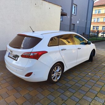 Hyundai i30 1.6crdi 81kw - 4