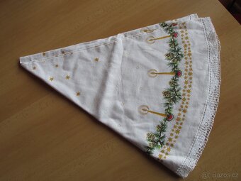 VÁNOČNÍ UBRUSY KRUHOVÉ - 4