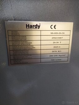 PAŘEZOVÉ NŮŽKY NA BAGR 20-30T - 4