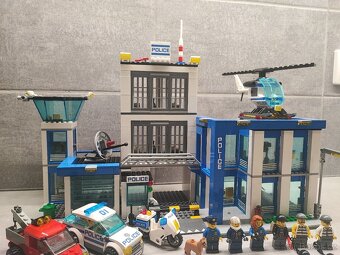 Lego City 60047 - Policejní Stanice - 4
