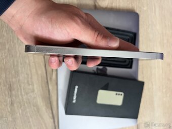 Samsung s24 Fe - 4