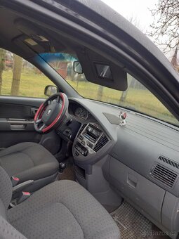 Auto Kia Carens V dobrém stavu a jezdí dobře - 4