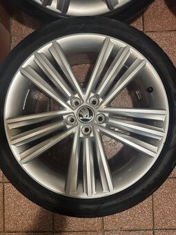 ALU Kola ŠKODA 5x100 R18 SIRIUS ZÁNOVNÍ Letní Pneu 205/45/18 - 4