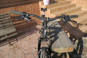 Prodám horské kolo Specialized - 4