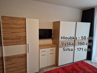 Šatní skříň - 4