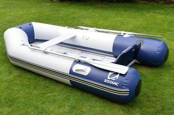 POZOR prodám nafukovací člun ZODIAC CADET 285 S - 4