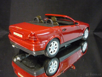 Mercedes Benz SLK 230 Maisto 1/18 - 4