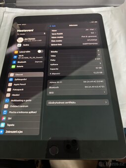 Apple iPad 8. Generace - 4
