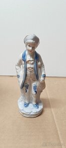 ručně malovaná porcelánová figurka chlapce - 4