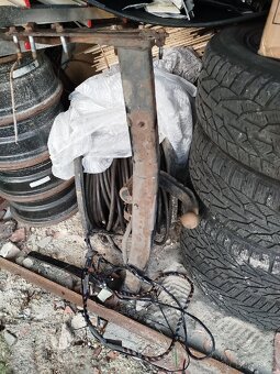 Prodám díly ford - 4