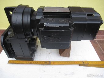 SEW-NOVÁ čelní elektropřevodovka 400V.0,12kw.19ot.min. - 4