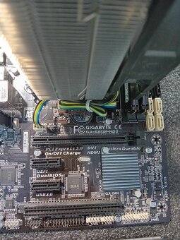 GIGABYTE GA-B85M-HD3+i5-4690K+8GB DDR3+CHLADIČ - 4