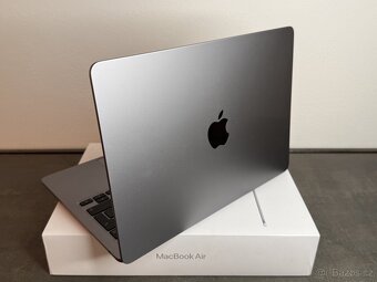 Macbook Air 13'' 2022 / M2 / 8GB / 256GB SSD - 4