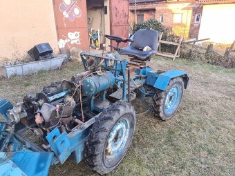 Traktor 4x4 kloubovy - 4