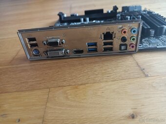 Základní deska mATX, 1150 Socket, Asrock B85M Pro4 - 4