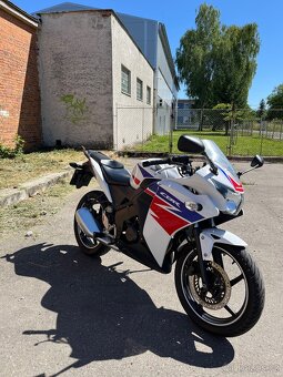Honda CBR125R 2014 - 4
