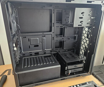 PC skříň Cooler Master MasterBox 5 ver.02 - 4