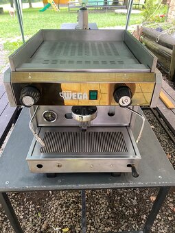 Prodám gastro kávovar Wega + mlýnek na káv - 4