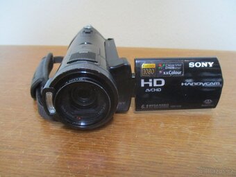 videokamera Sony HDR CX6 - 4