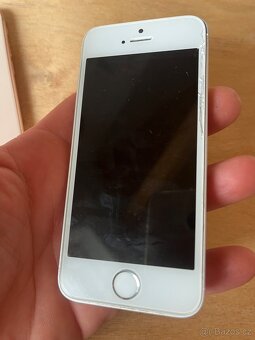 Balicek Iphonů, SE16gb, 2x8 64gb - 4