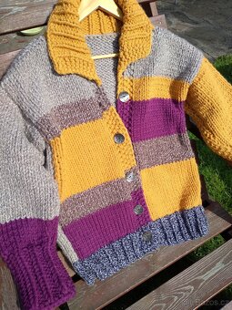 Dámský ručně pletený svetr - 4