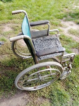 Staré invalidní křeslo - 4
