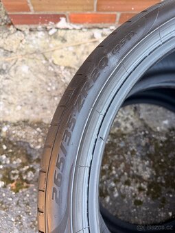 Pneu Pirelli P Zero 265/35 R20 - 4