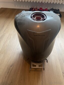 Nádrž i s palivovým čerpadlem originál bmw s1000rr 2009-2015 - 4
