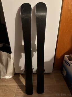 Prodám dětské sjezdové lyže Rossignol Star Wars 104cm - 4