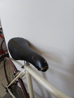 Bílé retro kolo značky Raleigh - 4