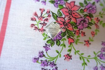 Retro sada dámských kapesníků MILETA Hořice – 6 ks 1 jakost - 4