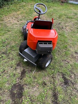 Prodám traktor husgvarna - 4