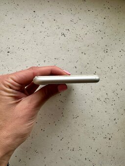 Apple iPhone 8 64GB white - 4