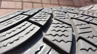 Zimní pneumatiky NEXEN 195/60 R16 2x6,5mm rok 2024 - 4