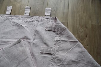 Dva světle růžové závěsy - 4