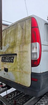 Mercedes-Benz Vito W639: bedna - 4