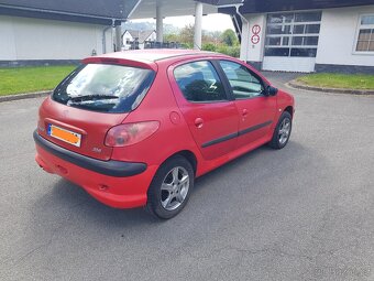 Peugeot 206 1.4hdi 50kw rok 12/2004 5ti dveří - 4