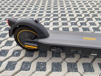 Segway Ninebot KickScooter MAX G30 - 4