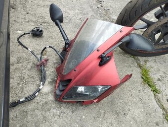 Yamaha YZF-R125 - 4