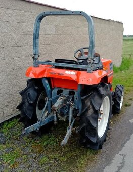 malotraktor Kubota GT3 - 4