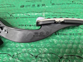 sportovní pedály Kia Stonic s pravostranným řízením H8F05AK - 4